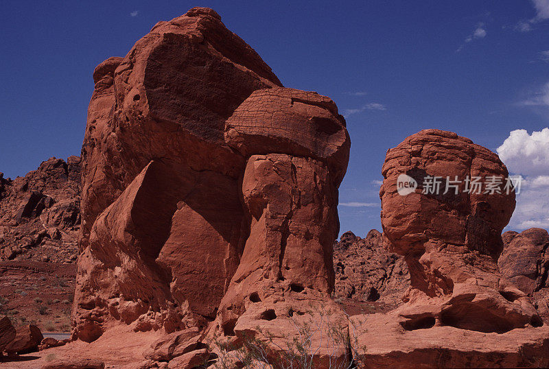 Blue Sky, Red Rocks, Valley of Fire SP, Nevada